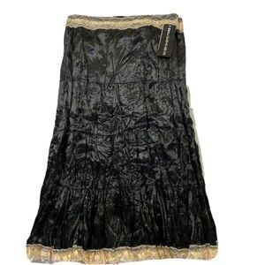 Real Clothing Co Large Skirt CRINKLE Black Lace Trim Beige‎ NWT